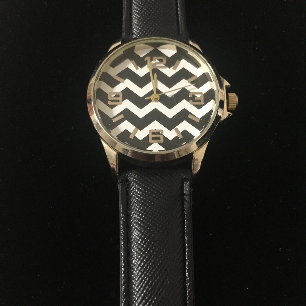 GENEVA LADIES CHEVRON WATCH WITH BLACK GENUINE LEATHER BAND